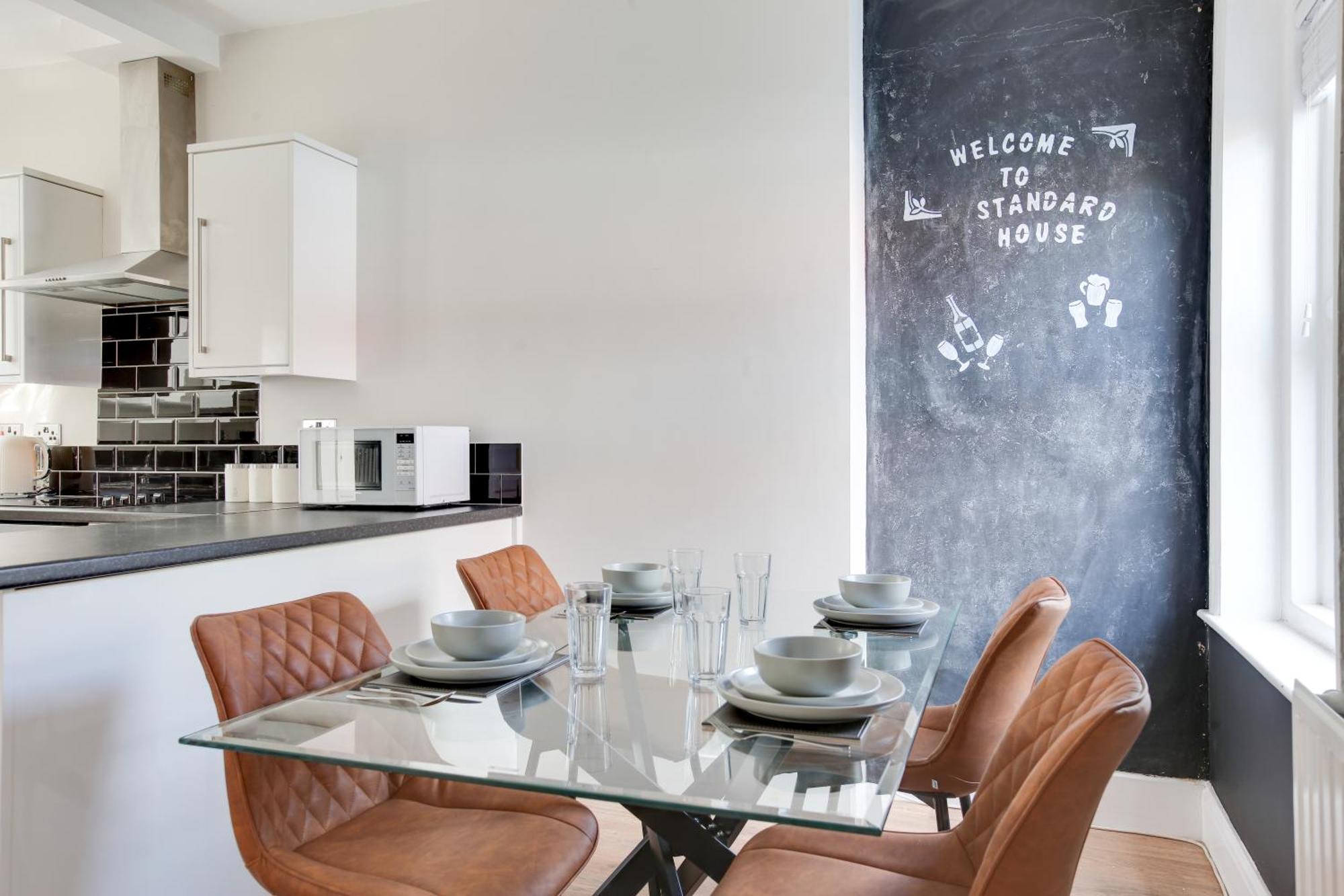 Cosy 3 Bedroom House With Free Parking And Wifi Hythe  Zewnętrze zdjęcie