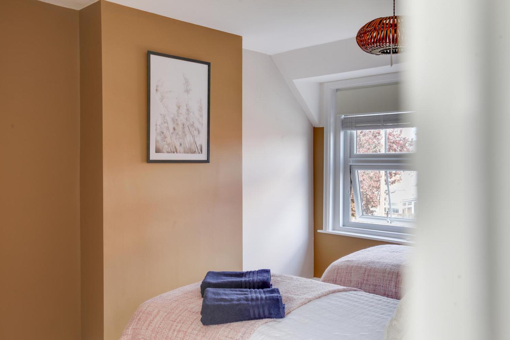 Cosy 3 Bedroom House With Free Parking And Wifi Hythe  Zewnętrze zdjęcie