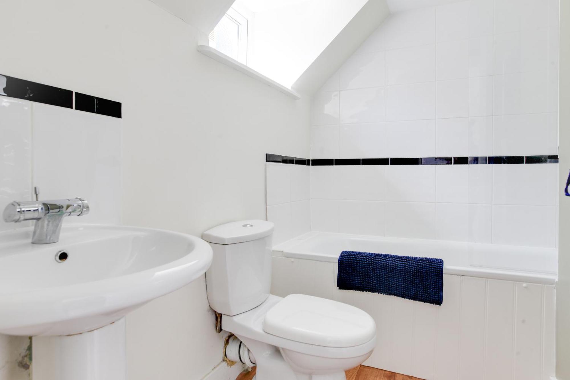 Cosy 3 Bedroom House With Free Parking And Wifi Hythe  Zewnętrze zdjęcie